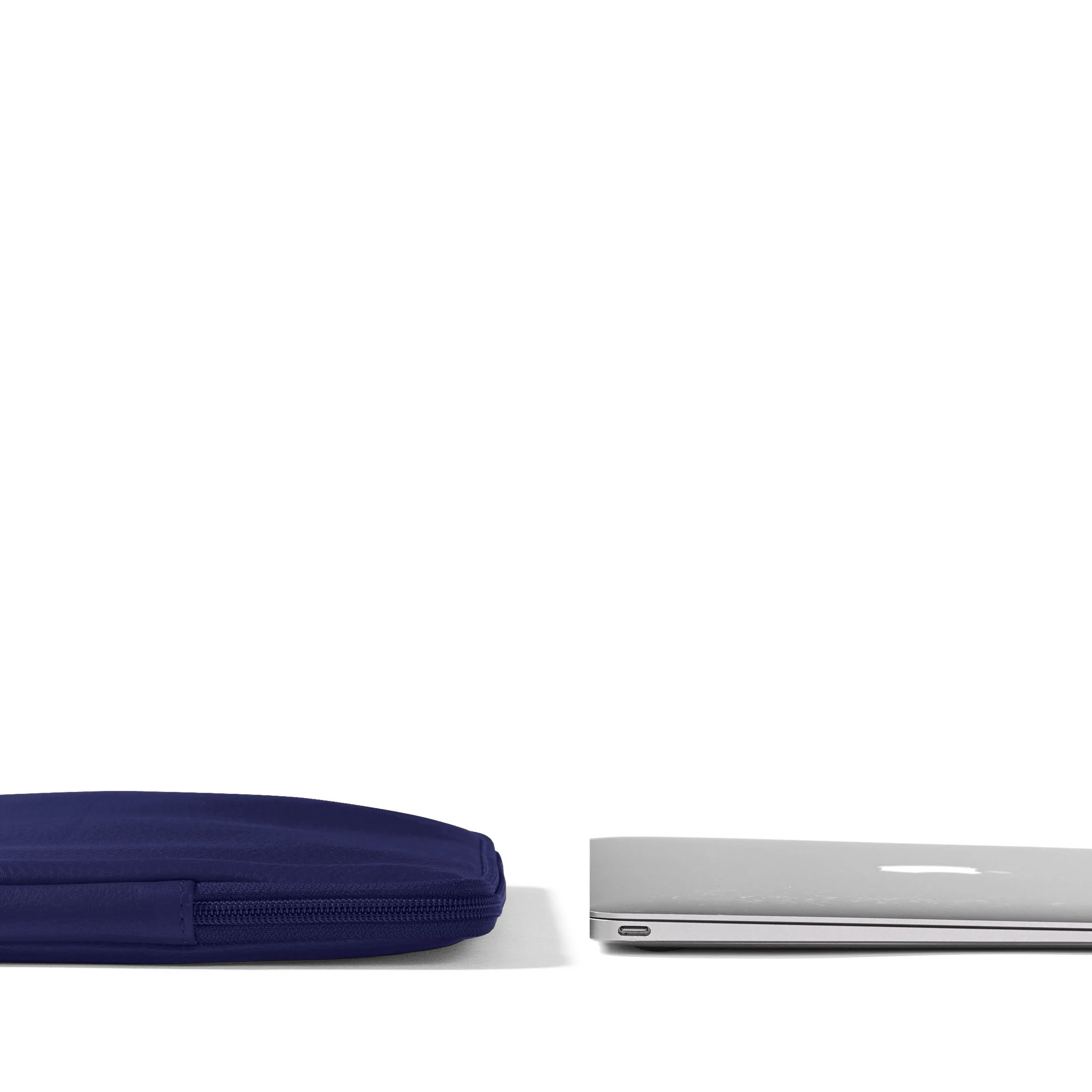15/16 Inch MacBook Sleeve Regatta Blue - Image 3