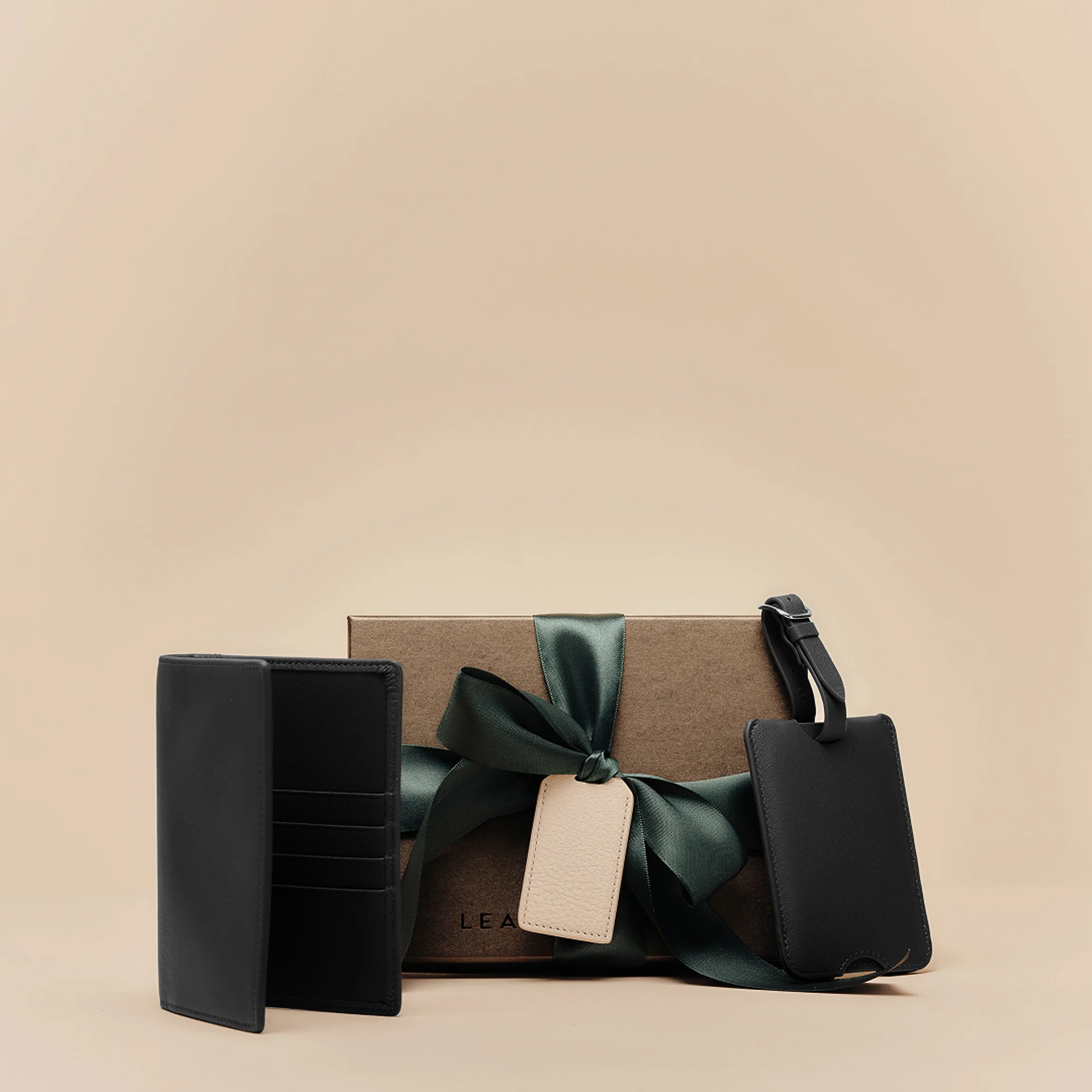 Deluxe Passport Cover + Luggage Tag Set Black Onyx