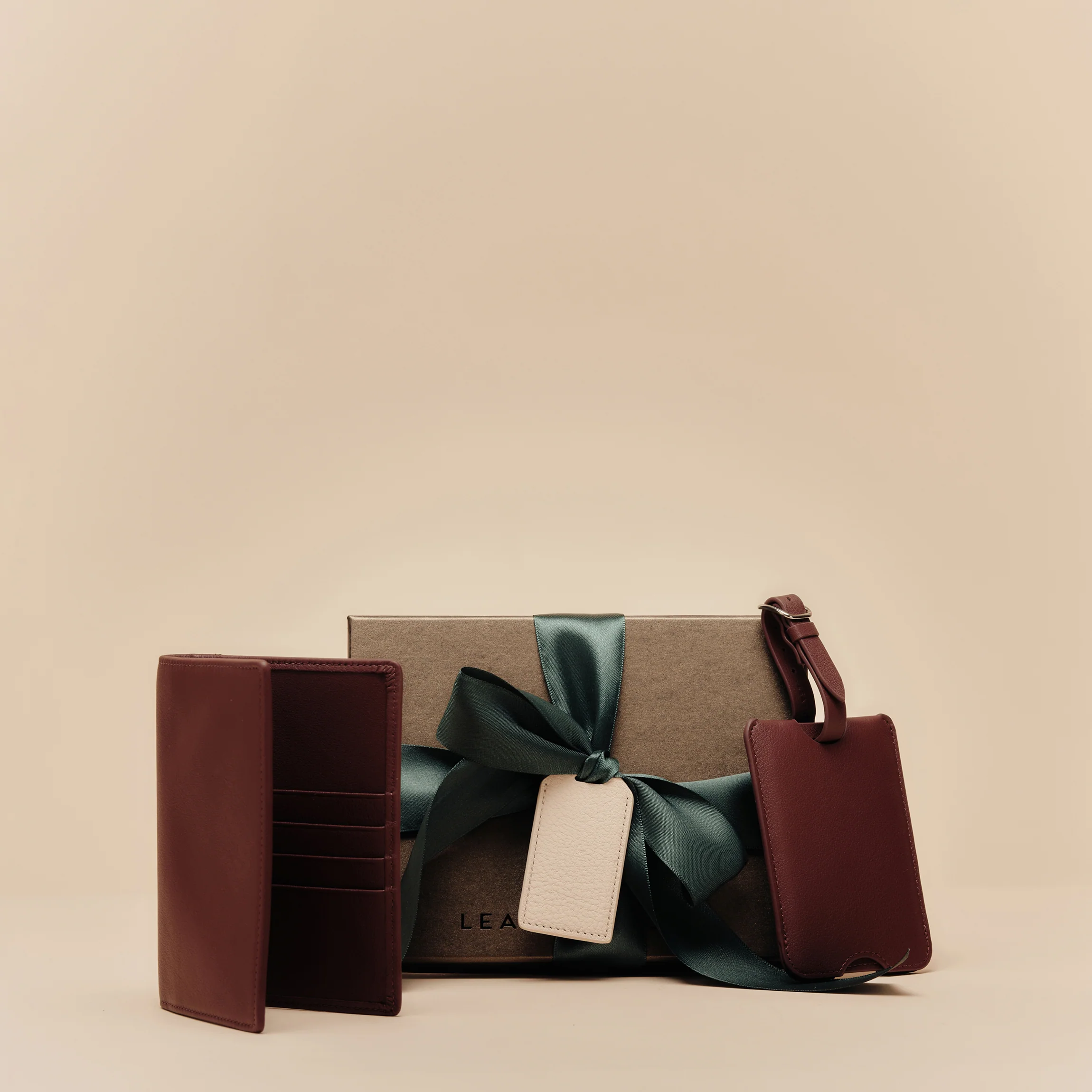 Deluxe Passport Cover + Luggage Tag Set Bordeaux