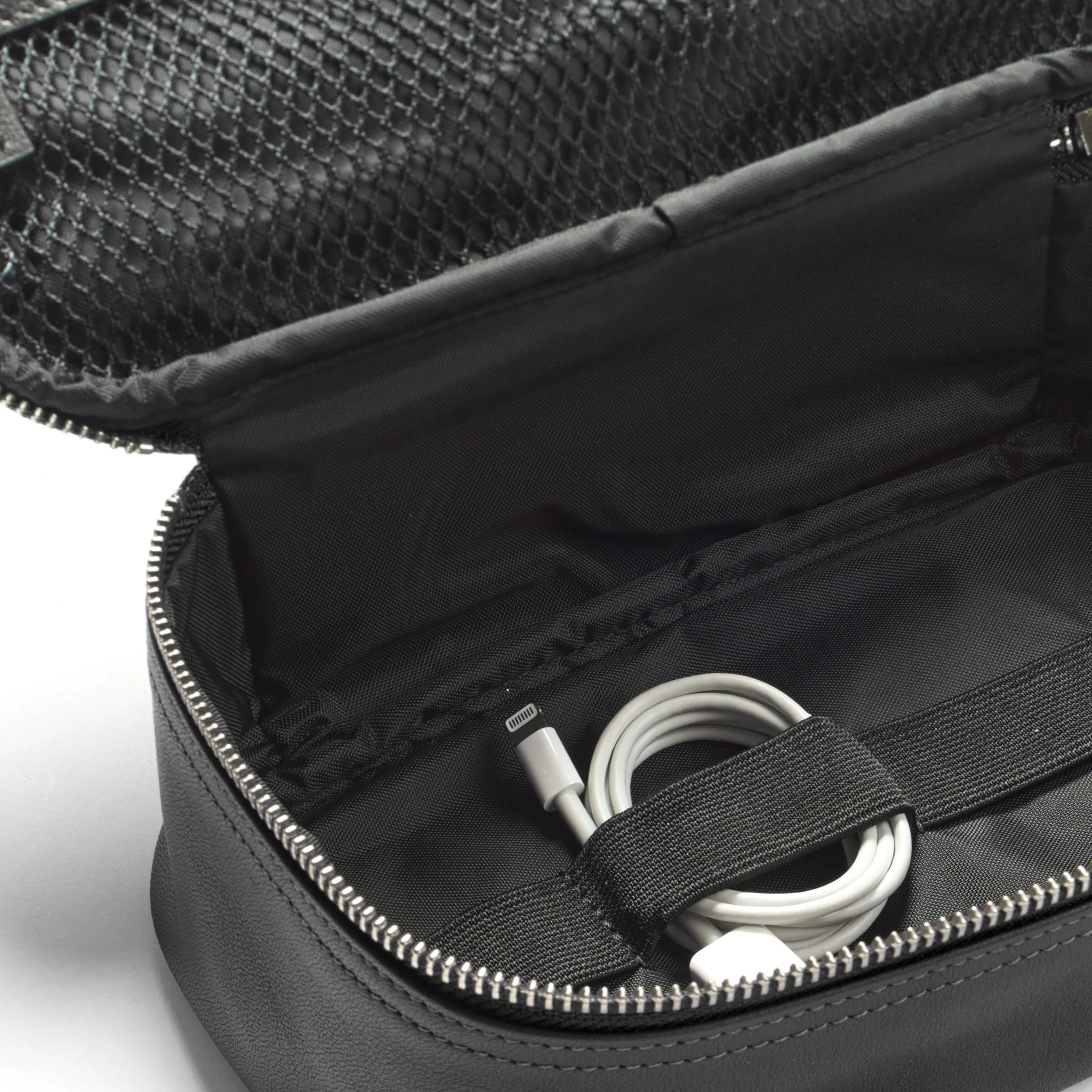 Medium Tech Bag Organizer Black Onyx - Image 3