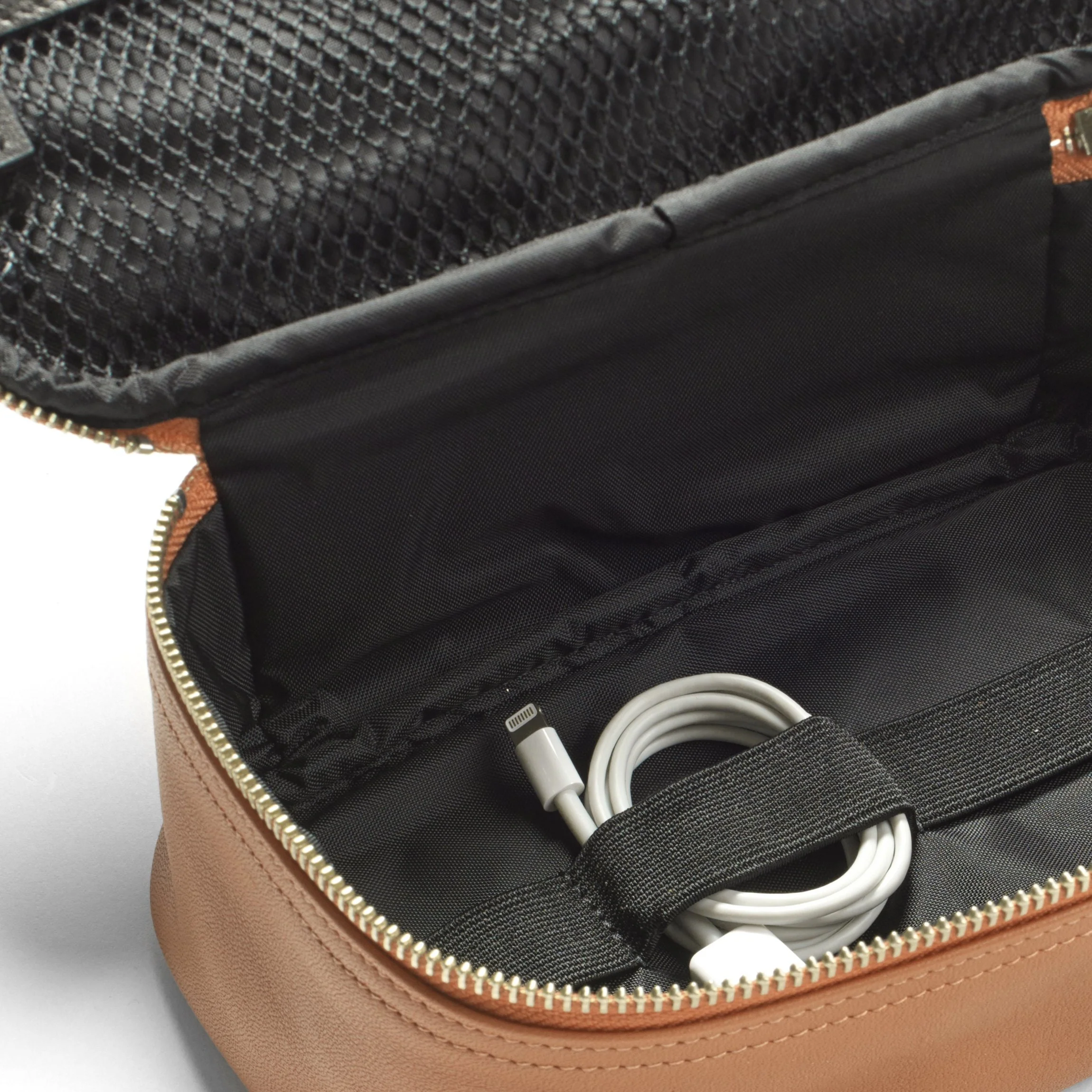 Medium Tech Bag Organizer Cognac - Image 3