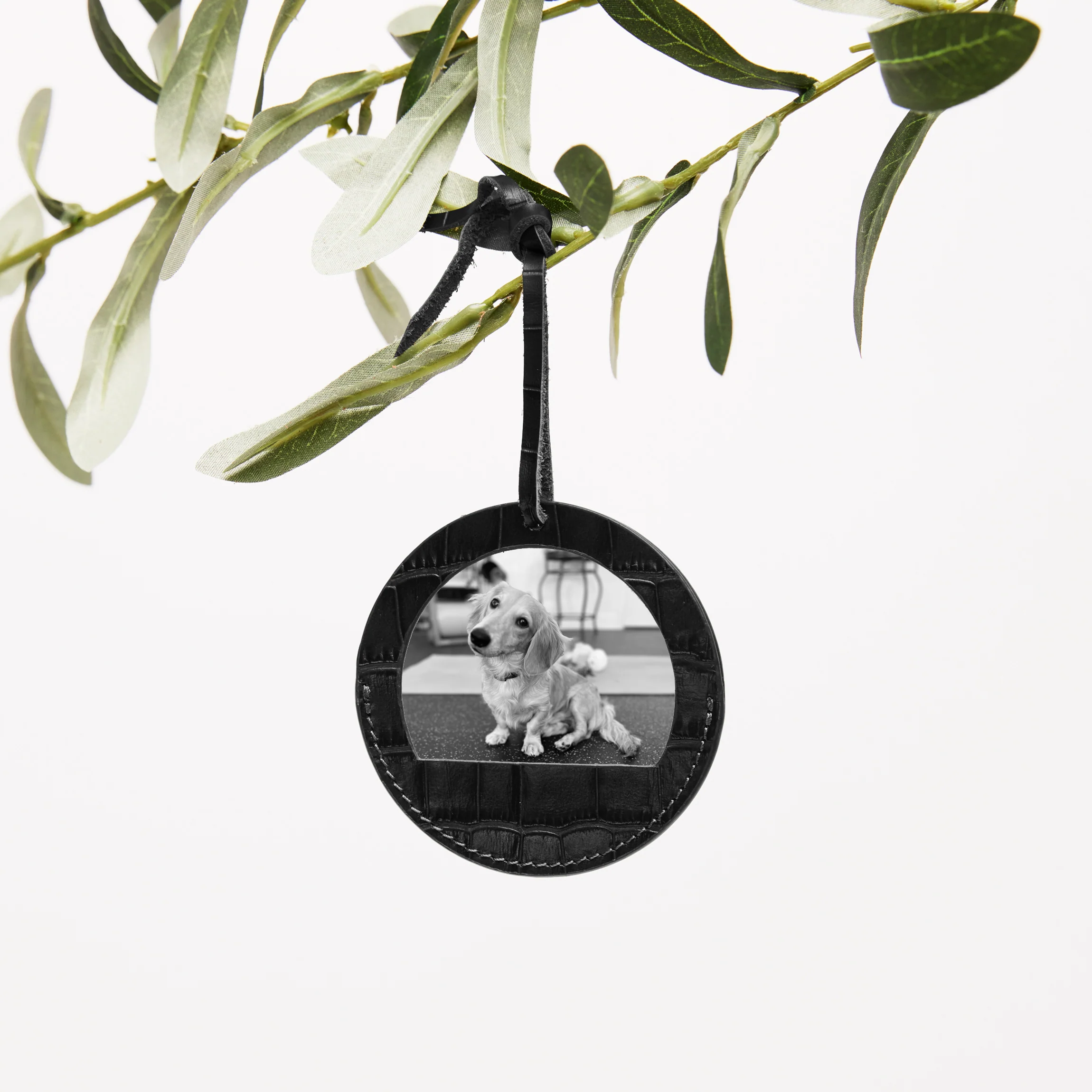 Round Photo Frame Ornament Black Croc - Image 2