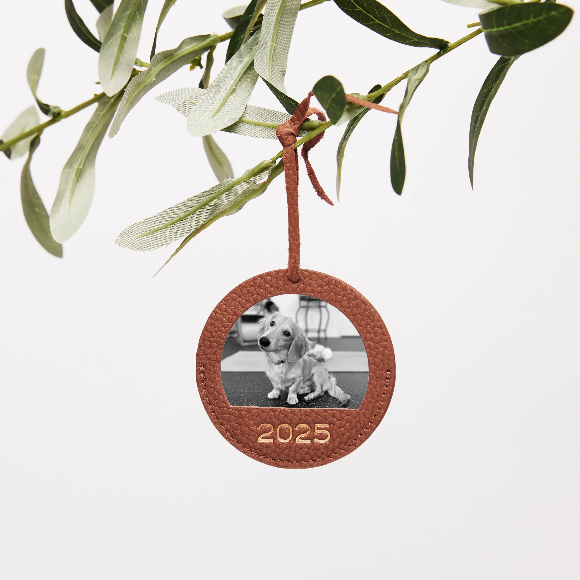 Round Photo Frame Ornament Saddle Brown - Image 2